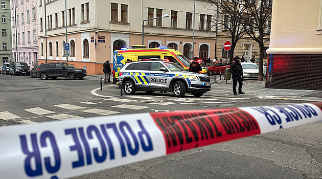 Ve škole se střílí. Učitel nahlásil planý poplach, chtěl vyzkoušet reakci policie