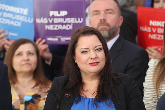 Bartůšek opustila frakci Patriotů pro Evropu. Naše cesty se rozešly, uvedla