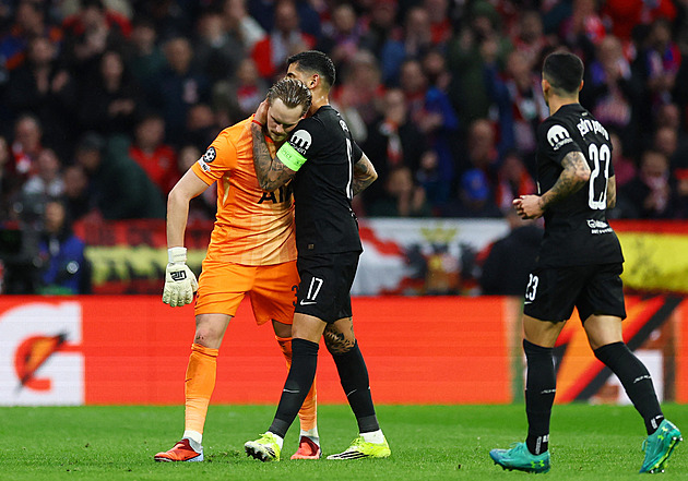 ONLINE: Šílený zápas Kinského. Udělal dvě chyby, trenér ho vystřídal po čtvrt hodině