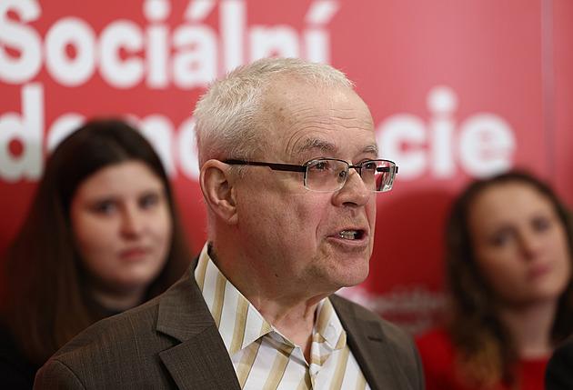 Zoufalý krok, strana by musela najít novou osobnost, říká expert o Špidlově návratu