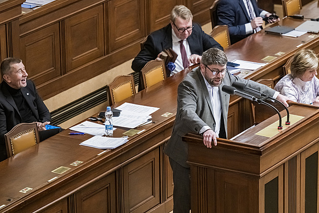 Poslanci schvalují zákon k regulaci cen. Opozice vládě připomíná komunismus